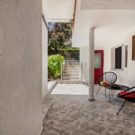 A Perfect Place Apartment *